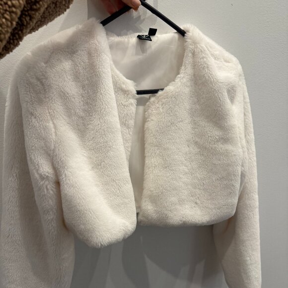 WHITE FAX FUR COAT - Picture 1 of 2
